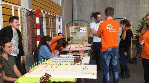 Les 1res et 2e BTS PH ont présenté des maquettes sur des modes culturaux innovants. Une pédagogie par projets à l’œuvre, confrontée directement aux questions et suggestions de professionnels venus lors d’une journée « Horticultures d’antan et de demain », le 7 mars 2019 à romans. ©Odile Maillard